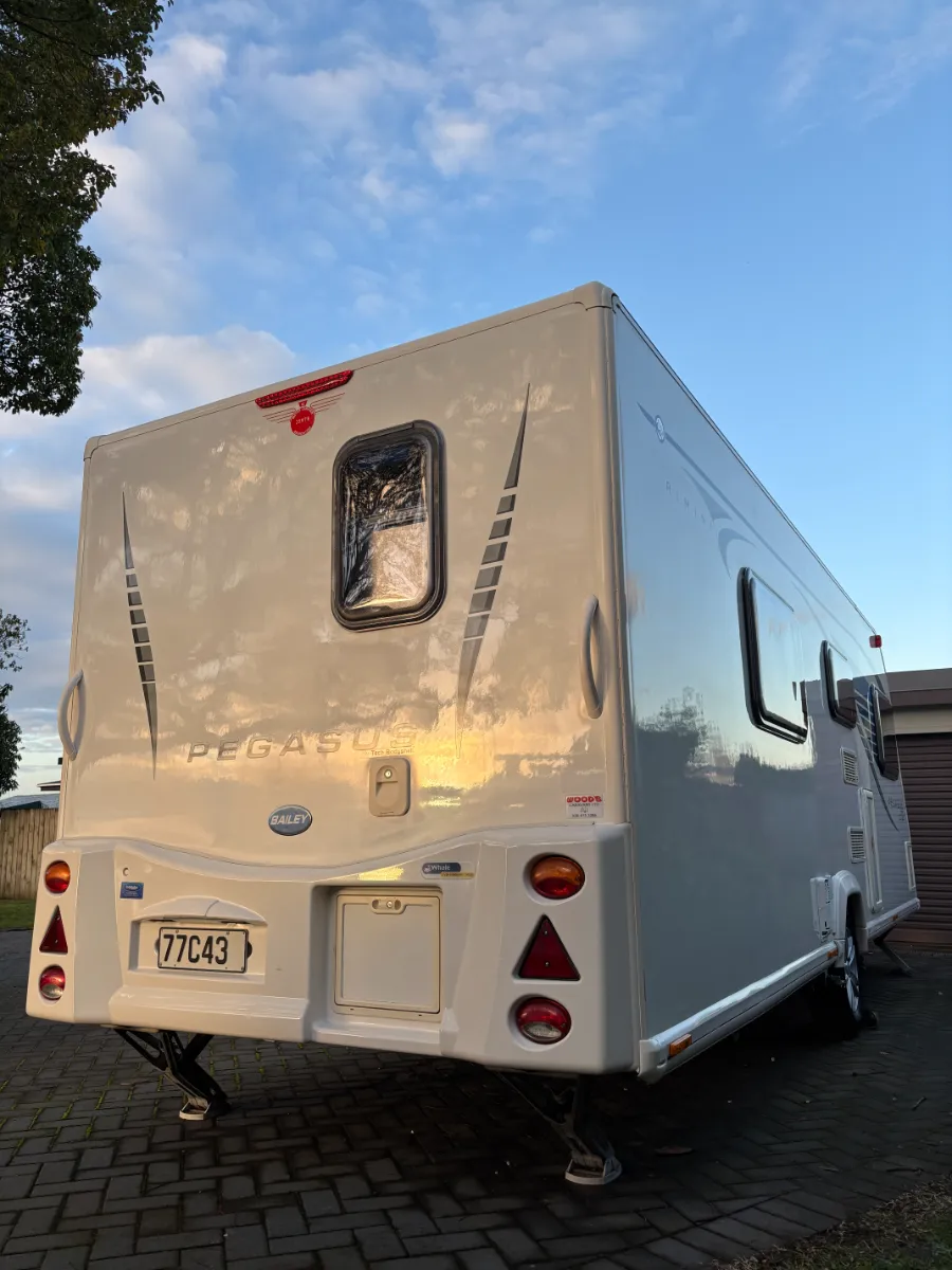 Caravan rear panel after ceramic coating by Autoclean